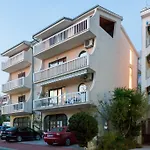 Apartments Paola