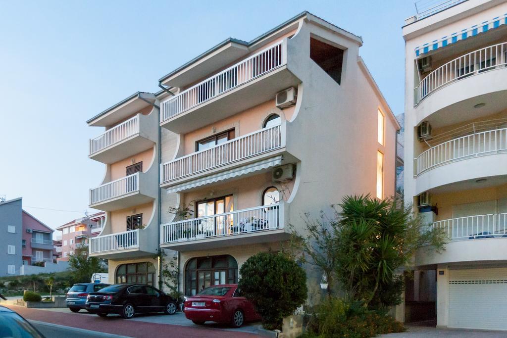 Apartman Paola *